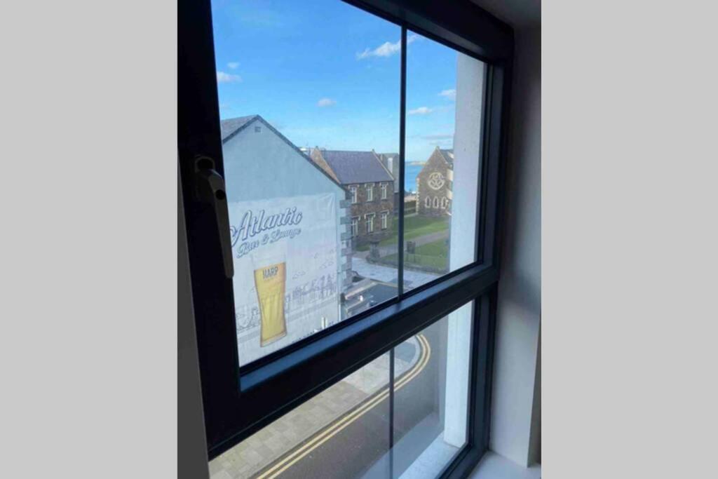 Sleeps 6 Centre Of Portrush, Main Street, Coastal Links 12 Apartment Portrush