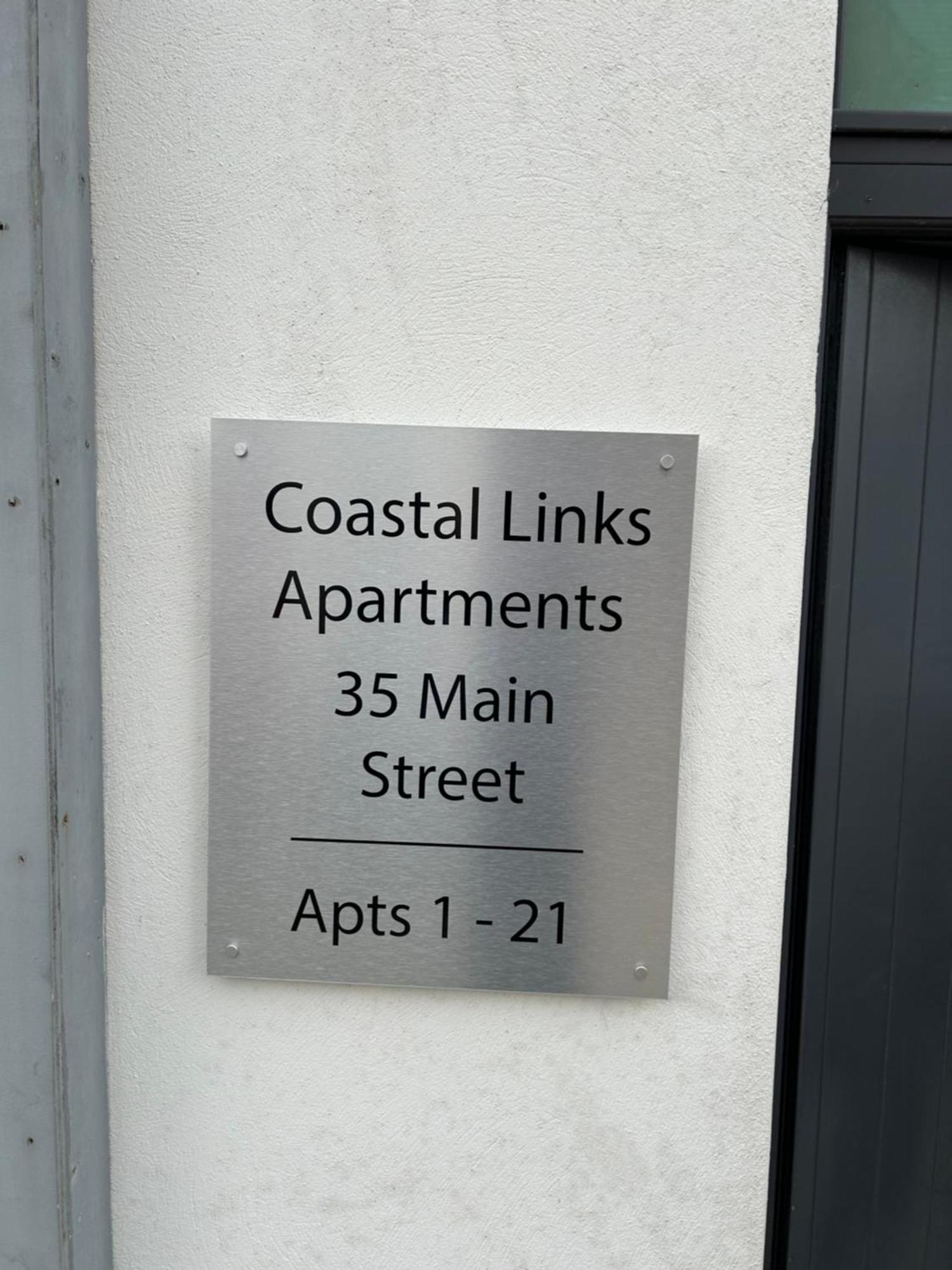 Sleeps 6 Centre Of Portrush, Main Street, Coastal Links 12 * Portrush